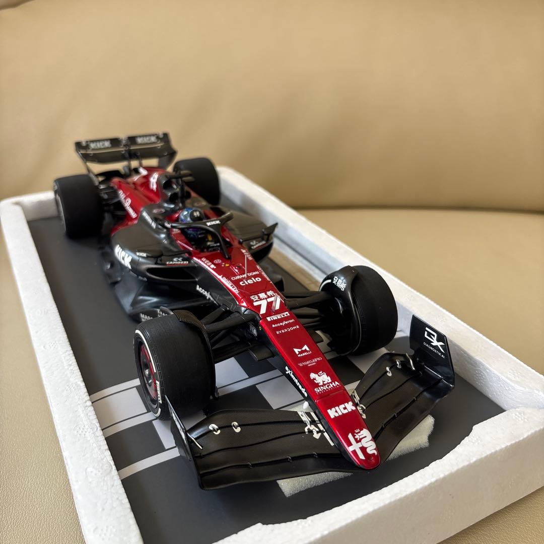 E-m-Y 様 1/18ミニチャンプス アルファロメオC43 V.ボッタス - メルカリ