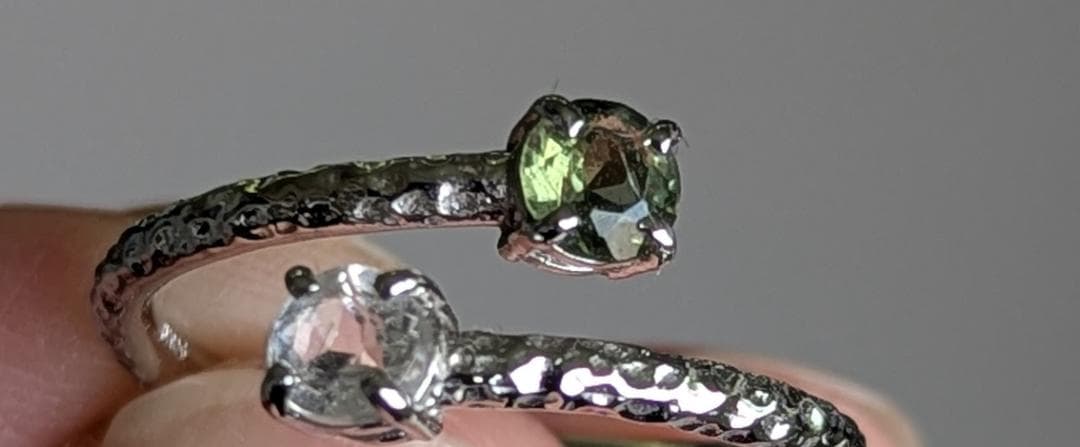 値下げ リングおまけ付き【希少極美】モルダバイトボタンタイプブレスレット