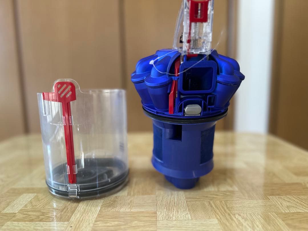 HK　ダイソン　キャニスター掃除機　DC48 分解清掃済み＆一部新品部品