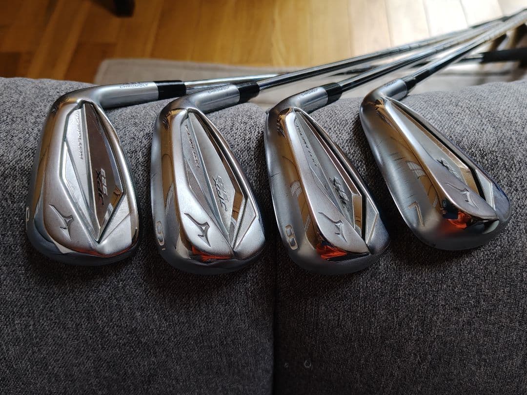 最終値下　ミズノJPX923 HOTL アイアン4本セット7〜P（中古）