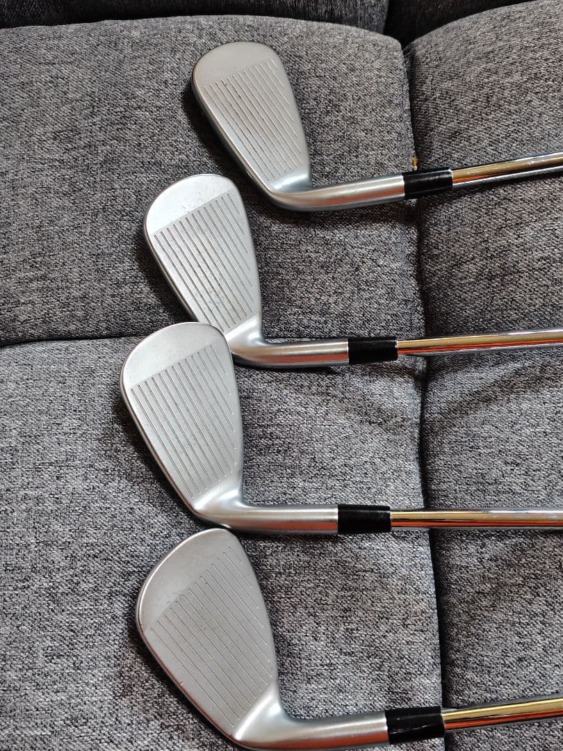最終値下　ミズノJPX923 HOTL アイアン4本セット7〜P（中古）