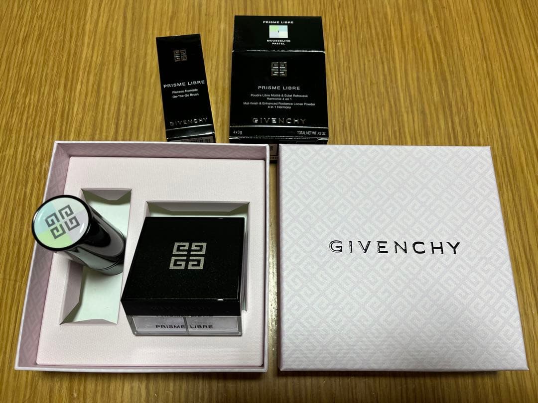 【新品】未使用 ジバンシィ プリズムリーブル ブラシ付　限定　3g×4の大容量！