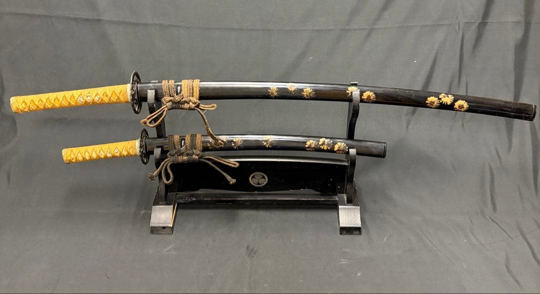 模造刀　日本刀　まとめ　7振り　太刀　脇差　白鞘　刀掛け2個付き