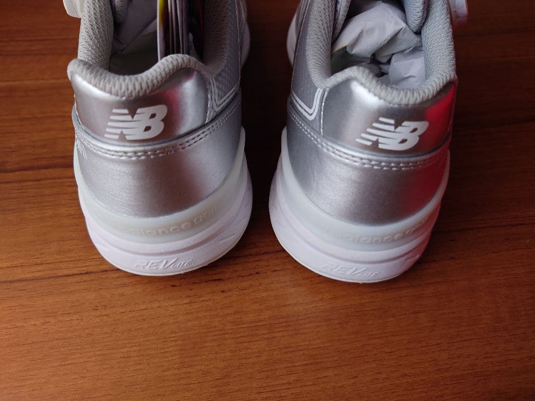 s*l様 新品☆ニューバランスゴルフ☆レディースゴルフシューズ☆23.5cm