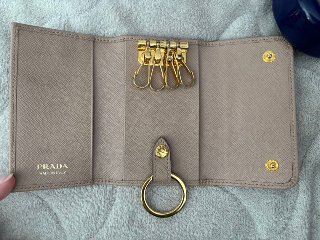 み*！様 PRADA キーケース