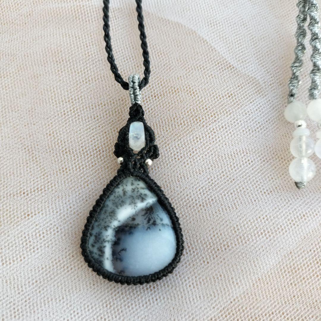 デンドライトオパール　ブルームーンストーン　マクラメ編みネックレス他1点同梱