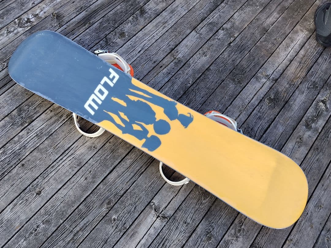 ジュニア スノーボード 3点セット FLOW 124 FLUX 32ブーツ 24