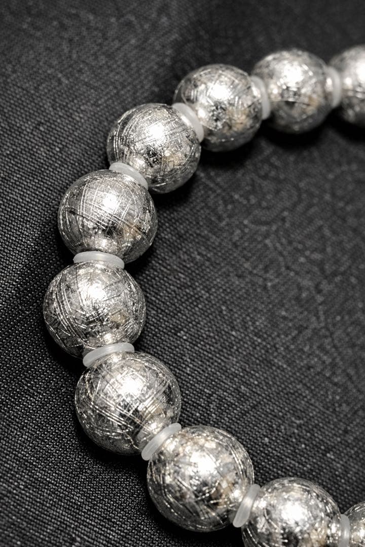 【極上品質】ギベオン隕石 8mm ブレスレット｜ウィドマンシュッテン構造 明瞭