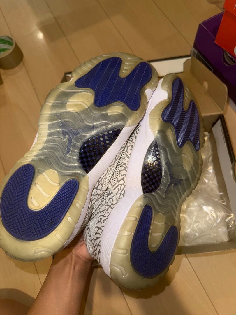 ジョーダン 11 レトロ　ロー