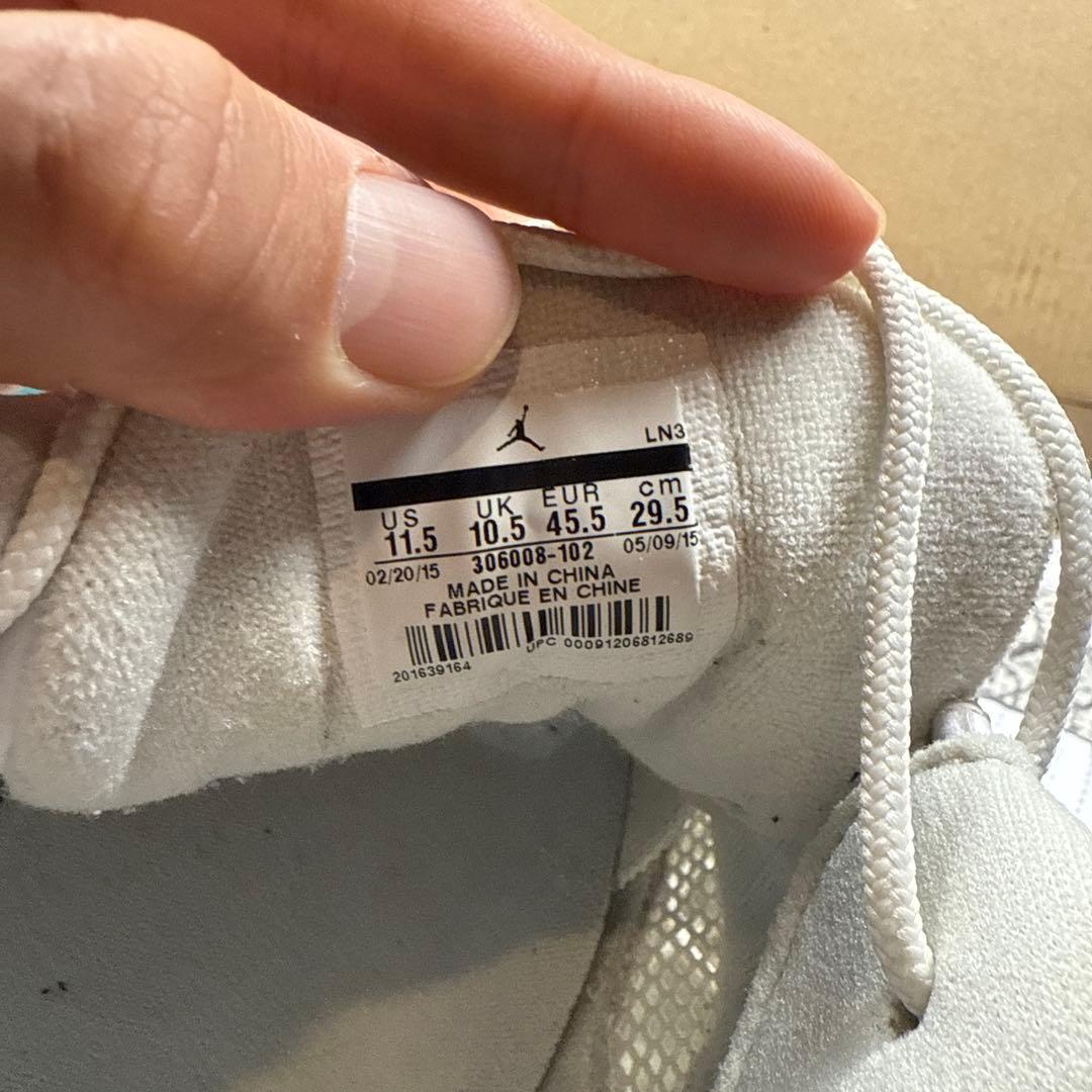 ジョーダン 11 レトロ　ロー