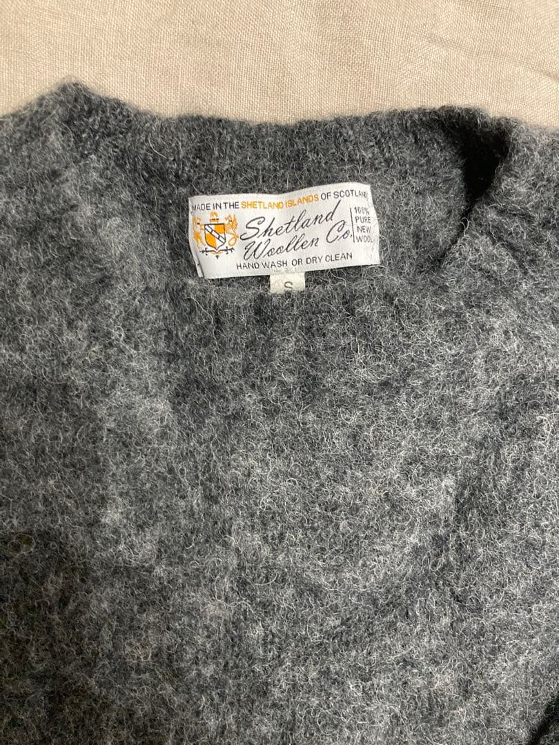 Shetland Woollen Co. グレー Vネック セーター S