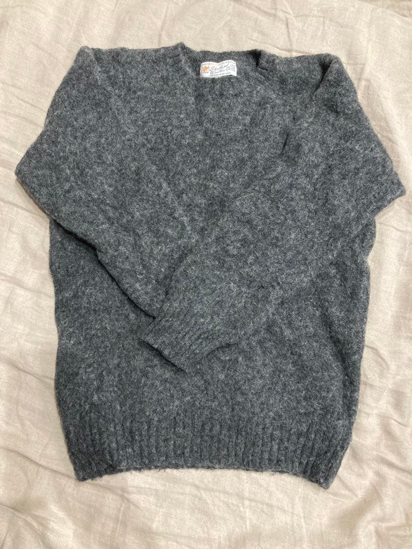Shetland Woollen Co. グレー Vネック セーター S
