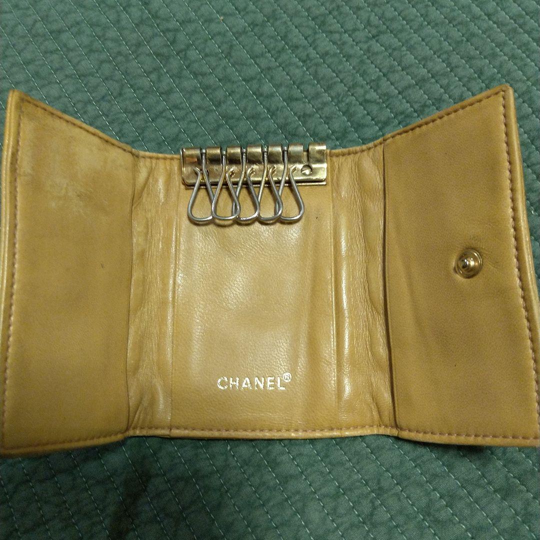 CHANEL キーケース ベージュ レザー - メルカリ