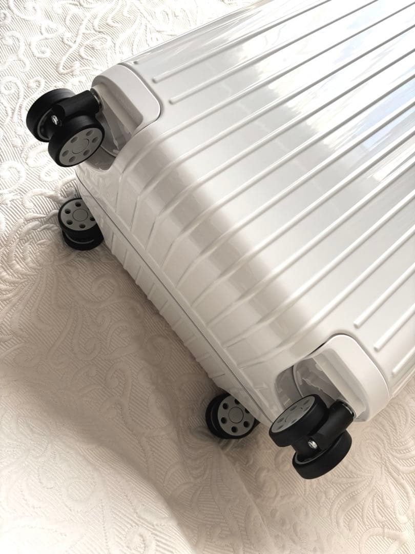 新品未使用　RIMOWA(リモワ) HYBRID キャビン　グロスホワイト