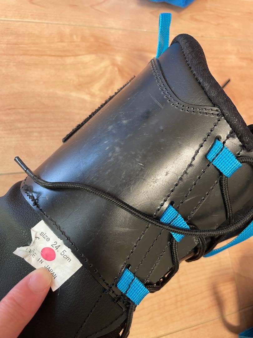 最終値下げアビリーバー スキー用ブーツ 青/黒 収納袋付き インソールなし