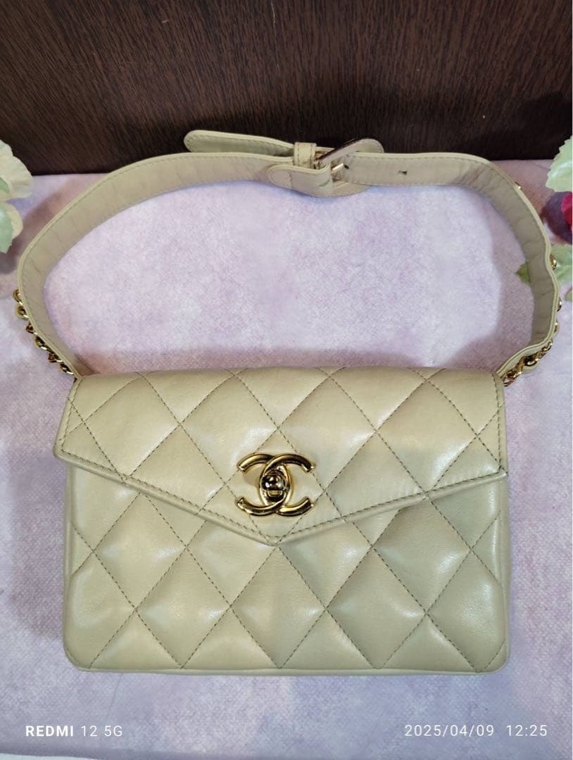 極美品 CHANEL マトラッセ ボディバッグ ココマーク ラムスキン GD金具