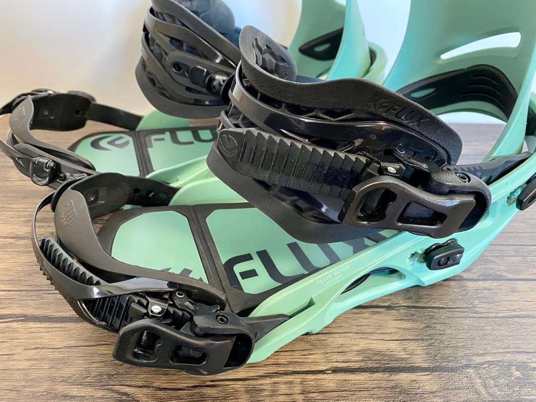 美品　本日限定価格　FLUX DS TEAM 2022年 Mサイズ　※ビスなし