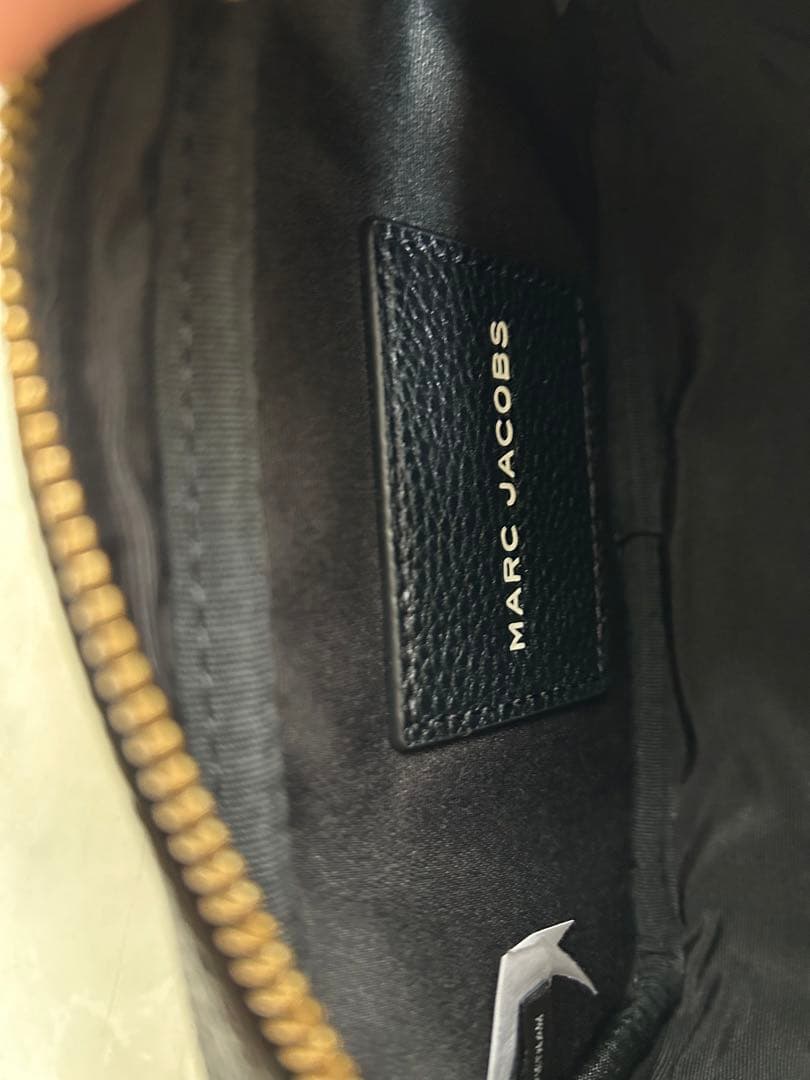 MARC JACOBS THE CROSSBODY ブラック