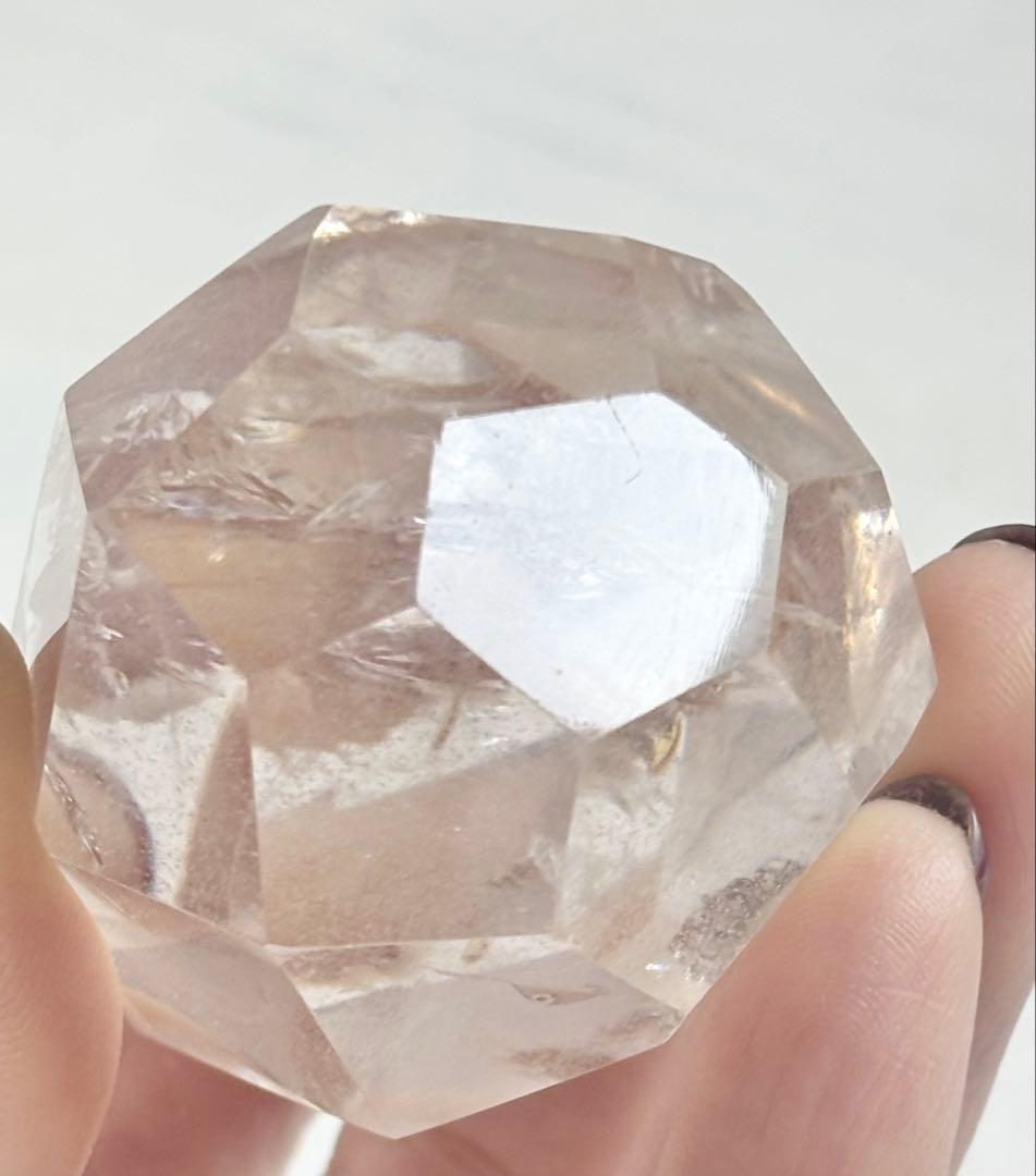 《爆虹羽根状レインボー》多面カット クリアクォーツ