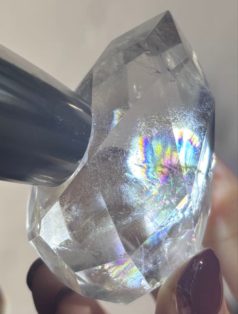 《爆虹羽根状レインボー》多面カット クリアクォーツ