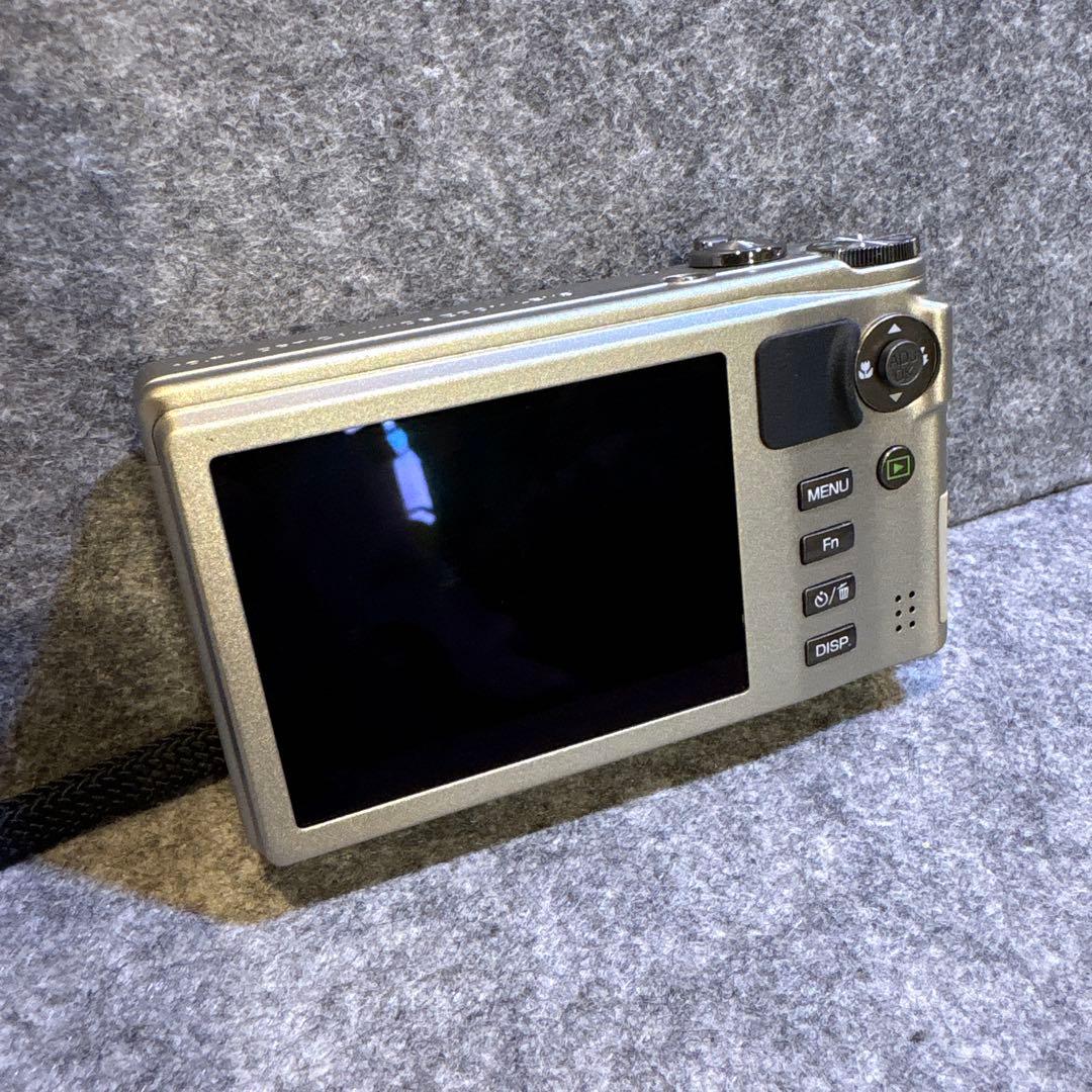 【美品】RICOH CX4 シルバー コンパクトデジタルカメラ