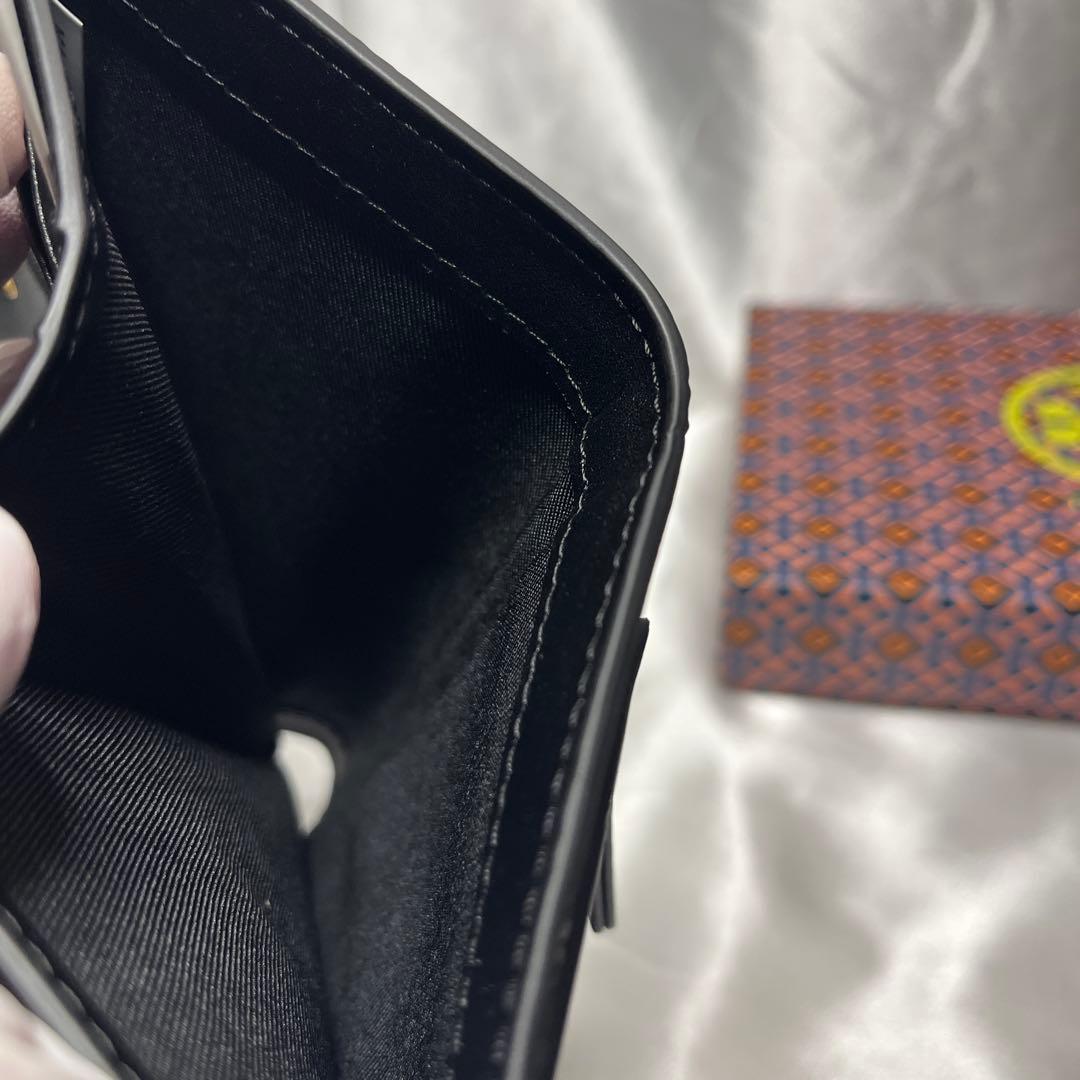 新品 TORY BURCH ブラックキルティング 二つ折り財布 箱＋ショッパー付