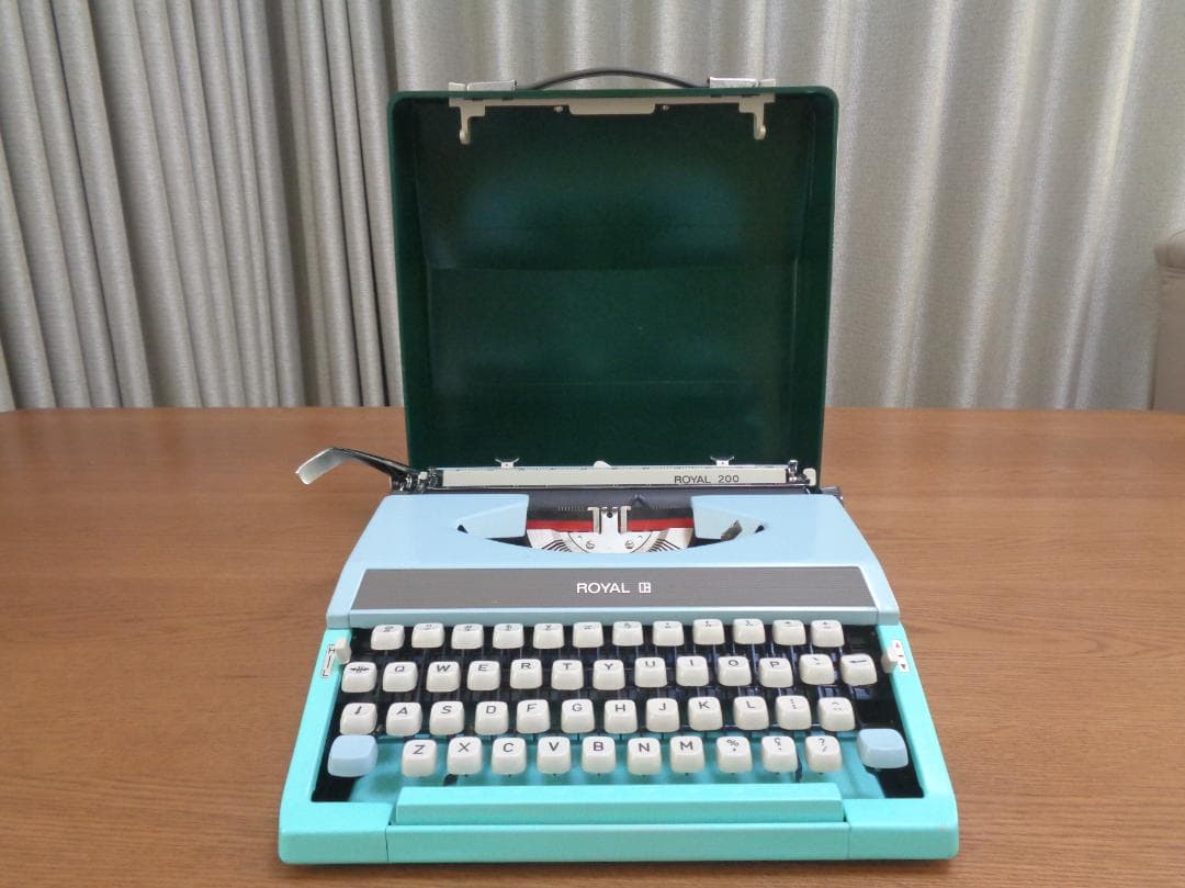完動品　 200　ロイヤルタイプライター　パステルカラー