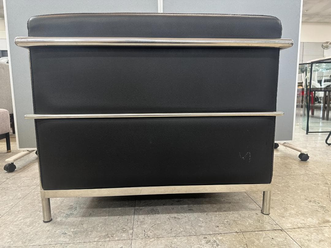 LC2　1人掛けソファ　チェア　ル・コルビジェ　リプロダクト　合革　ブラック