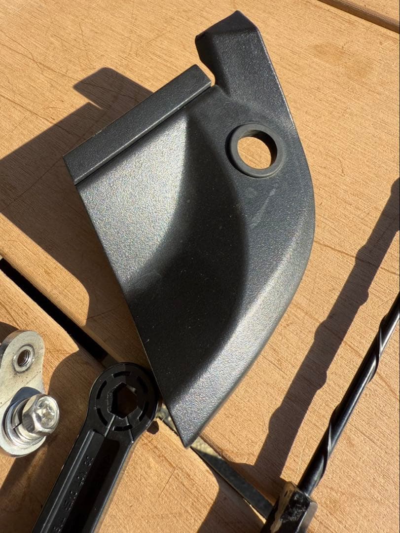 ハイエース200系　アンテナポール