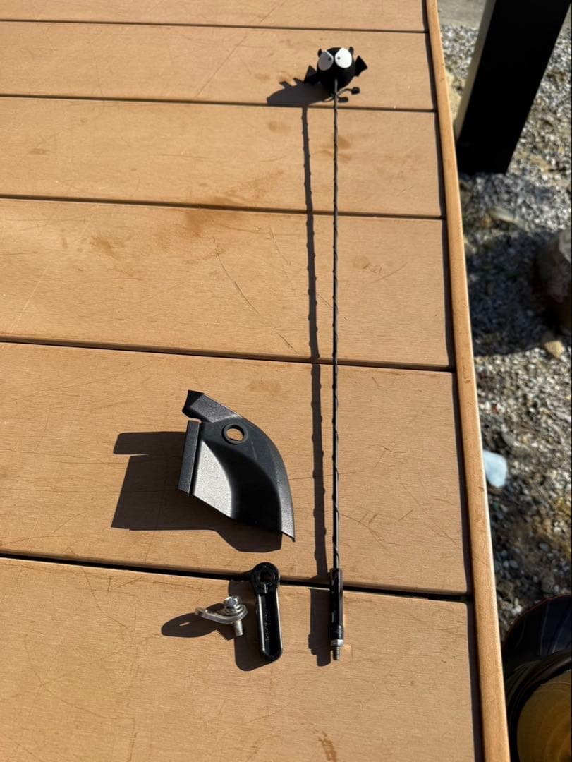 ハイエース200系　アンテナポール