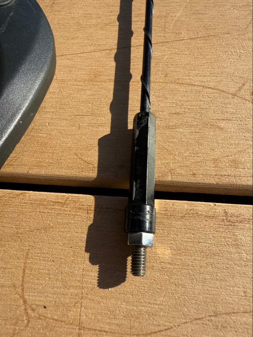 ハイエース200系　アンテナポール