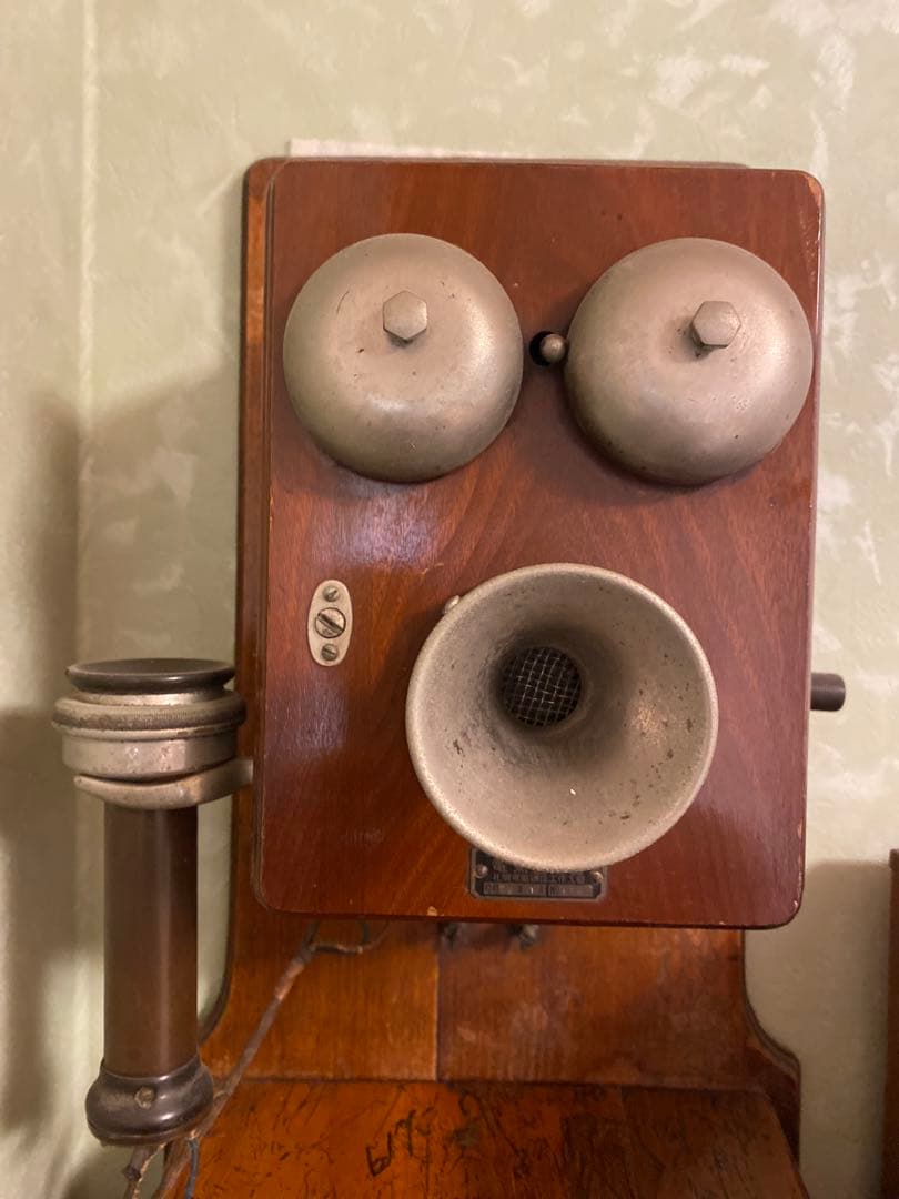 古い木製電話機 アンティーク