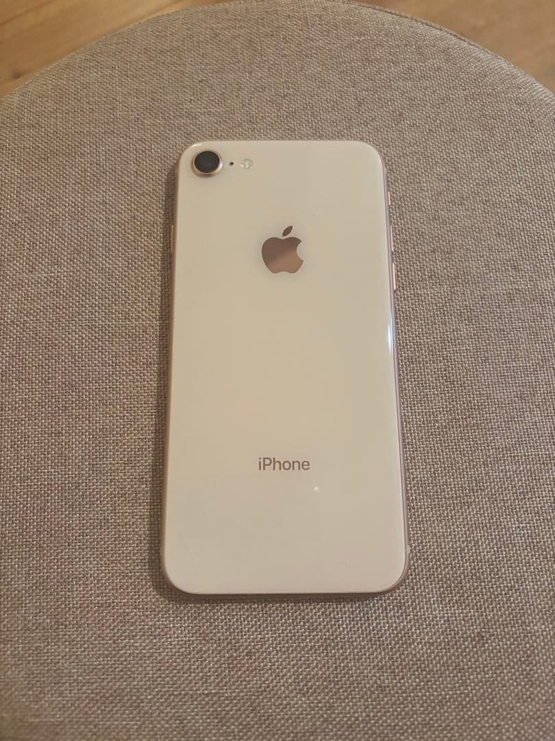 iPhone 8 ゴールド 64GB本体