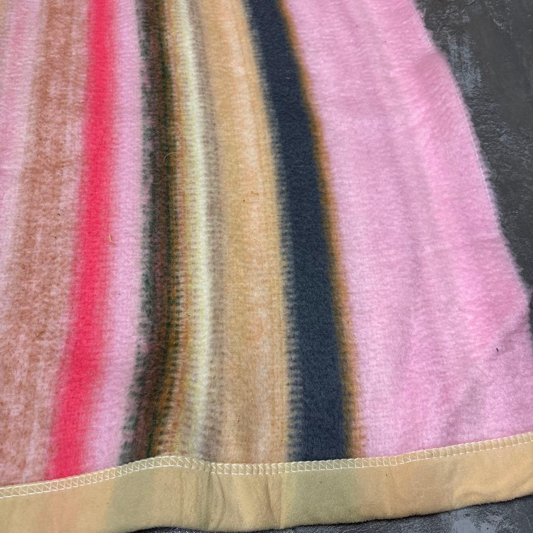 80s アクリル100% 毛布　昭和レトロ　おしゃれ毛布　177×147 ラグ