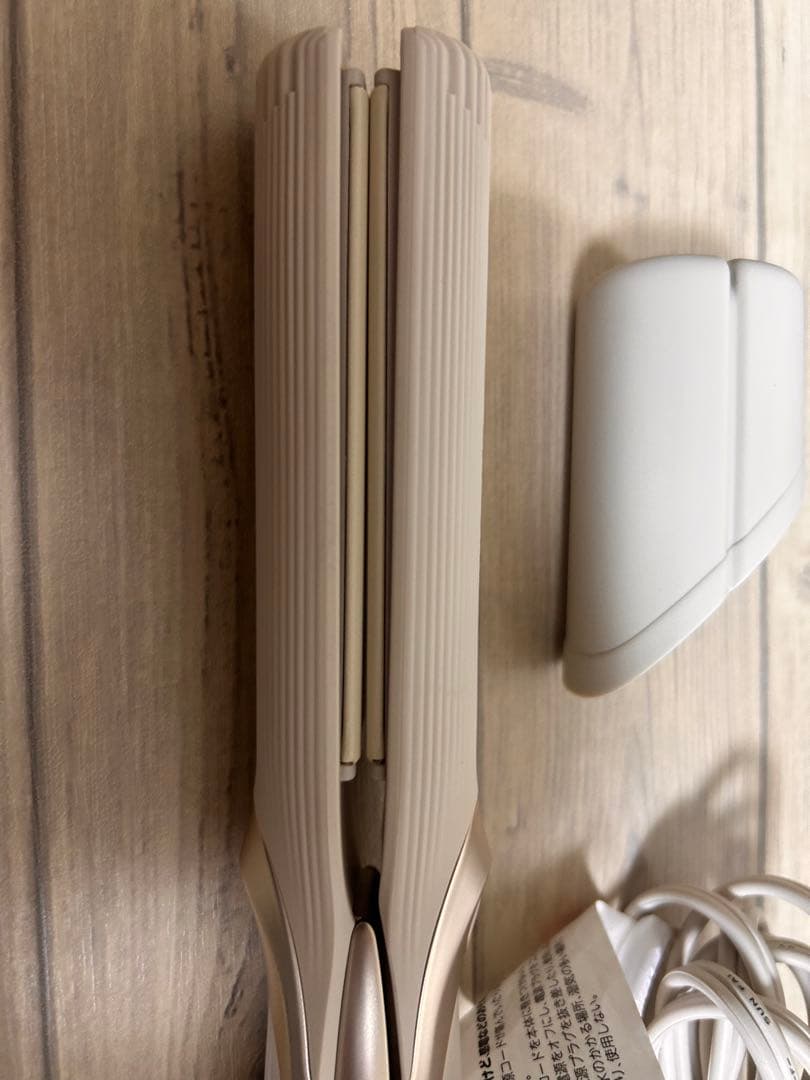 リファ　ストレートアイロンプロ　アイボリー