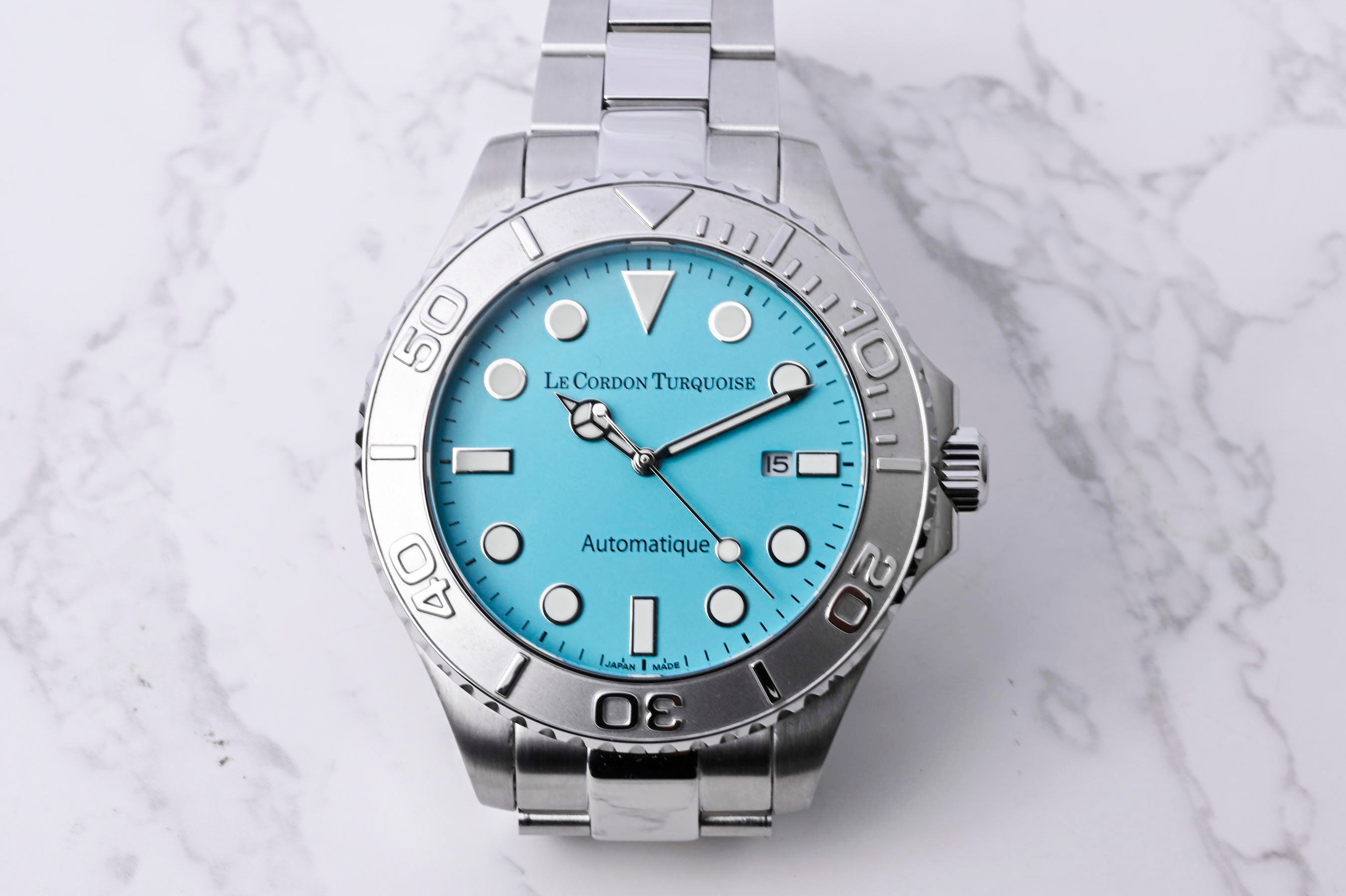 220個限定】大人の腕元にふさわしいアイスブルーのラグジュアリー