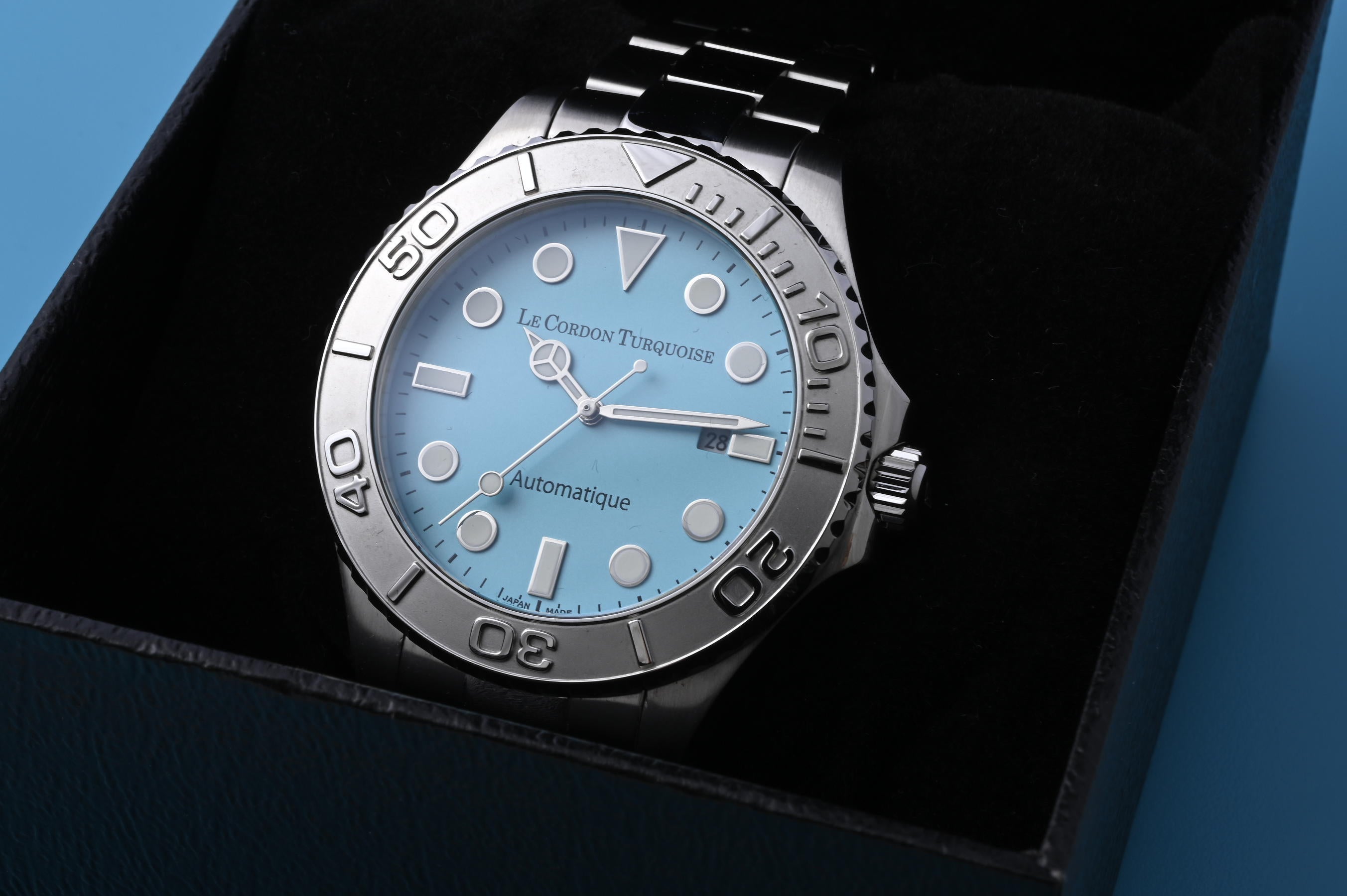 220個限定】大人の腕元にふさわしいアイスブルーのラグジュアリー