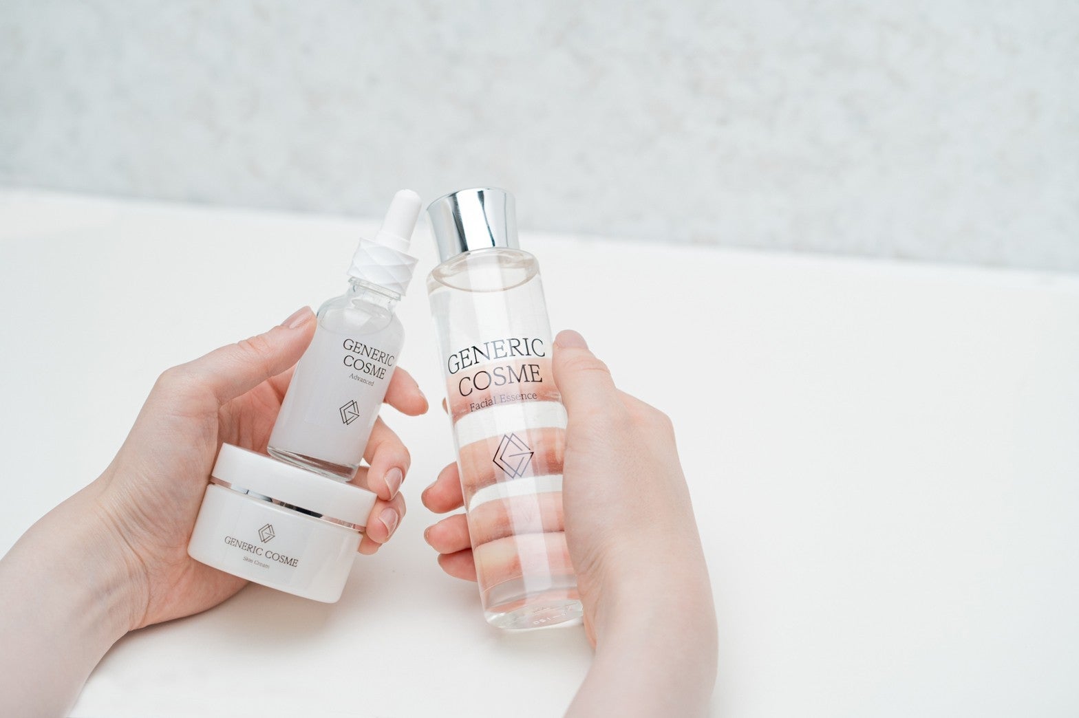 デパコス級コスメをプチプラ価格で！ジェネリック化粧品の化粧水+乳液+