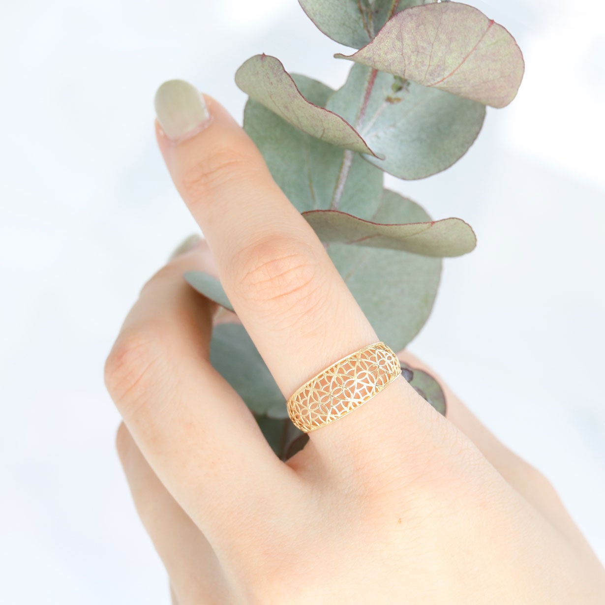 特殊製法により実現できた繊細なデザイン！リーズナブルな新作の18金