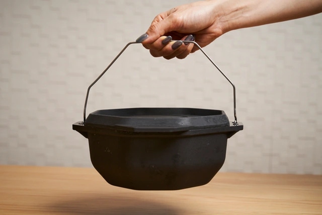 キャンプ飯の新定番！】高性能アルミダッチオーブンでどこでもお手軽に