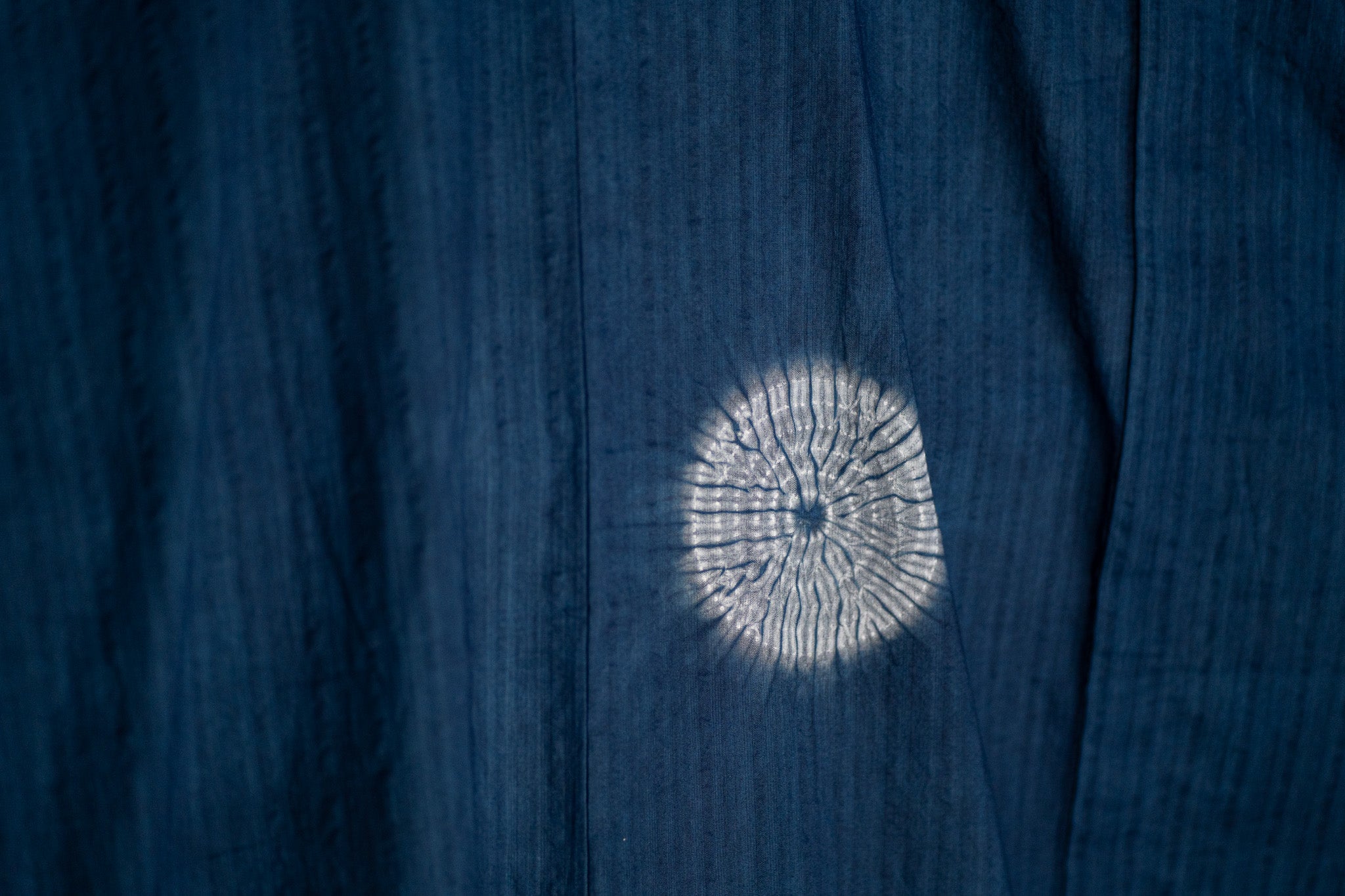 産地の職人が手掛けるあなただけの一品を。伝統の藍染浴衣と日本遺産の