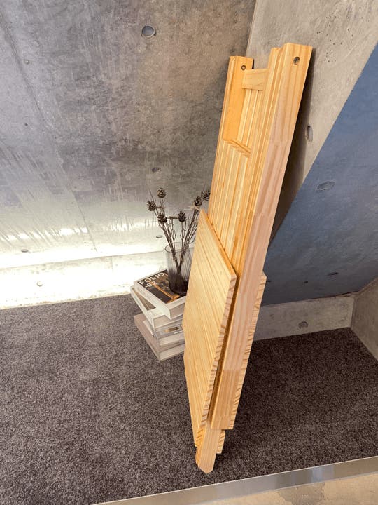 簡単折りたたみ式！自然な風合いで景観に溶け込むオール木製キッチン