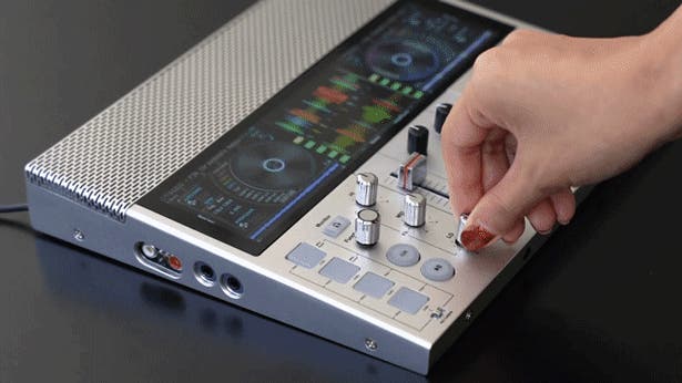 A4サイズに、DJに必要な全ての機能を。日本発、ポータブルDJシステム