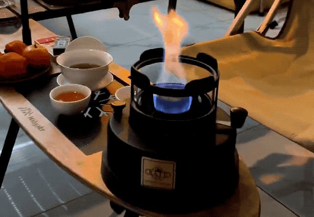 炎のゆらぎと温もりを、手軽にお家で楽しめる、焚火台にもなる