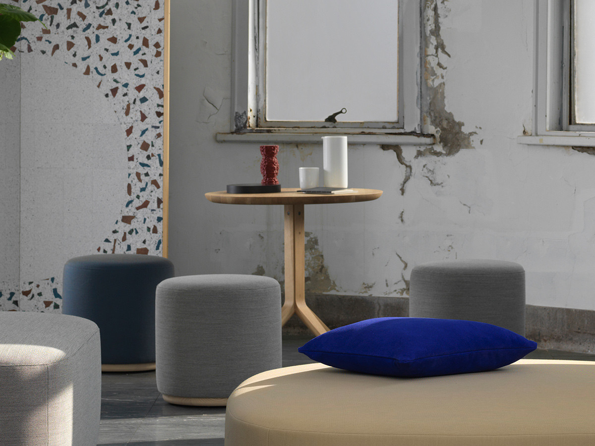 KARIMOKU NEW STANDARD ELEPHANT POUF Task / カリモクニュー