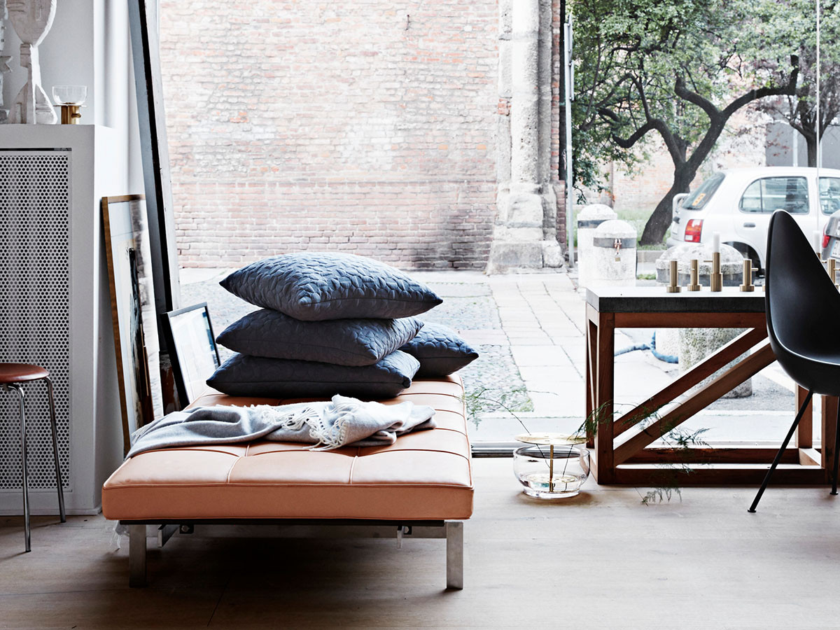 FRITZ HANSEN CUSHION ARNE JACOBSEN TRAPEZ / フリッツ・ハンセン