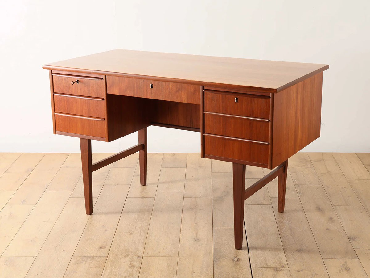 Lloyd's Antiques Real Antique Desk / ロイズ・アンティークス