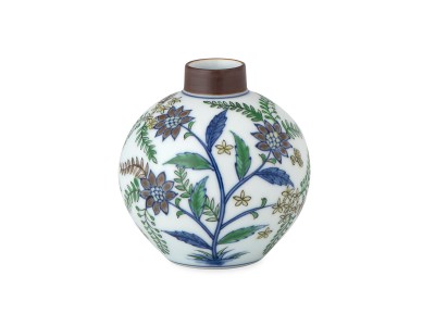 源右衛門窯 染錦更紗手花蝶文 小花瓶 / げんえもんがま 染錦更紗手花蝶