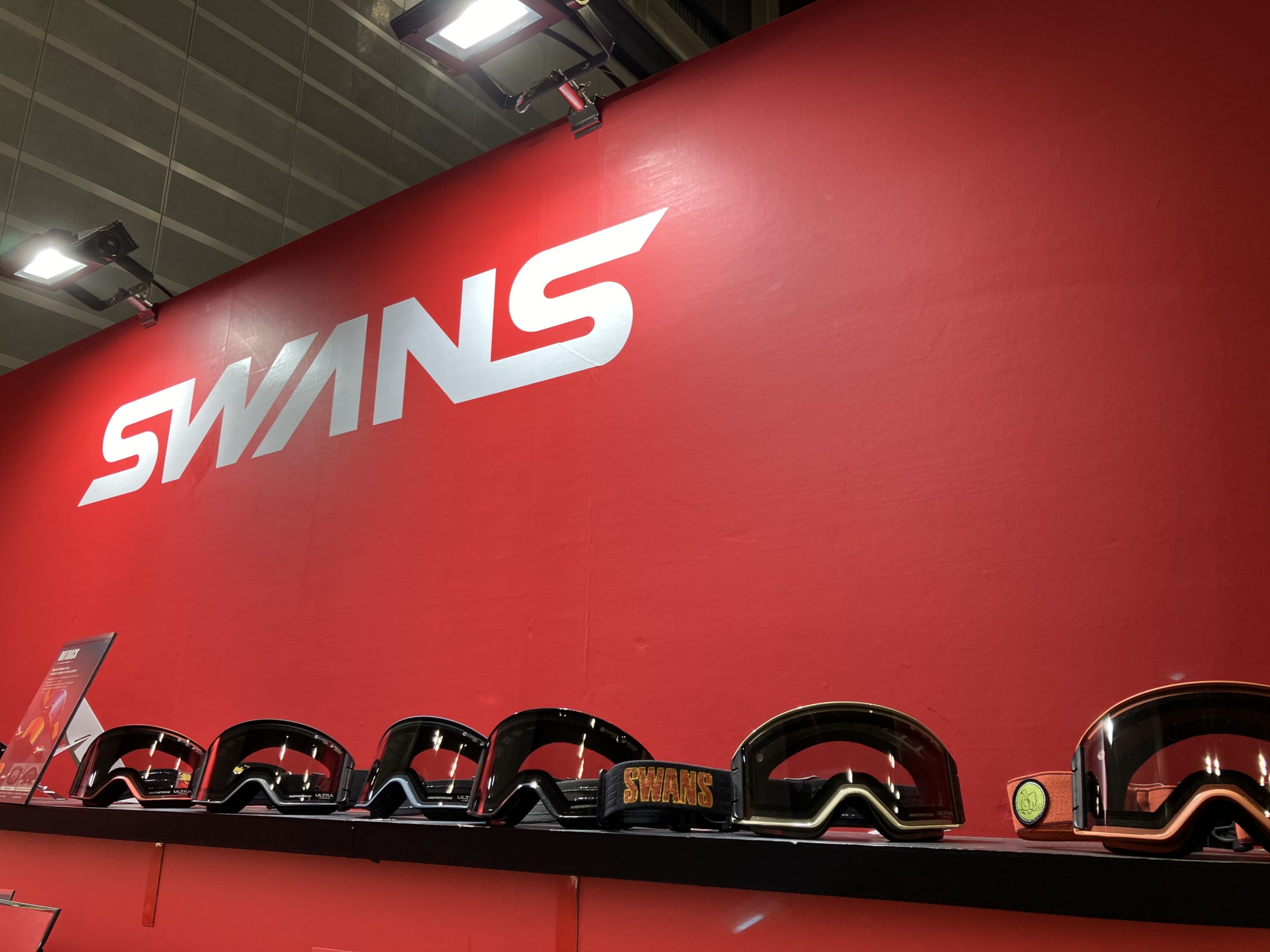 オールドスクールな「スワン印」が新鮮！｜SWANS（スワンズ）'24-25