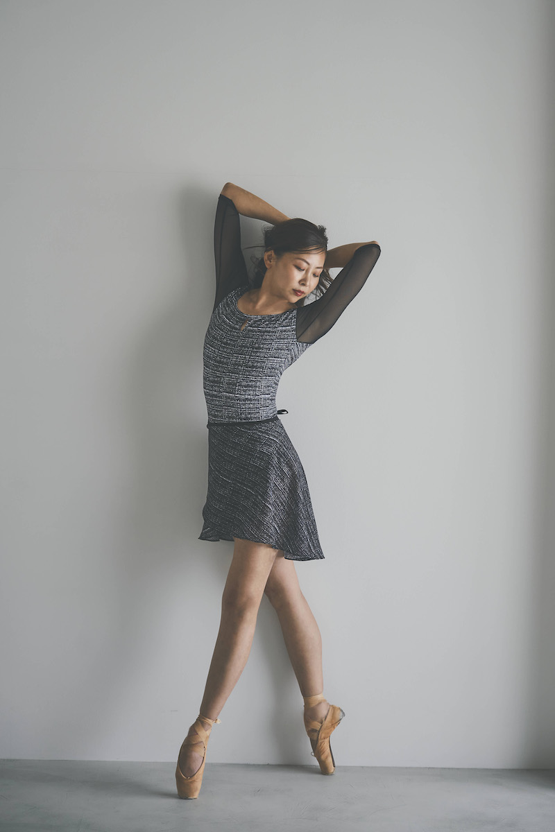 stina / black tweed wrap skirt / short